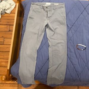 Men’s Khaki pants grey